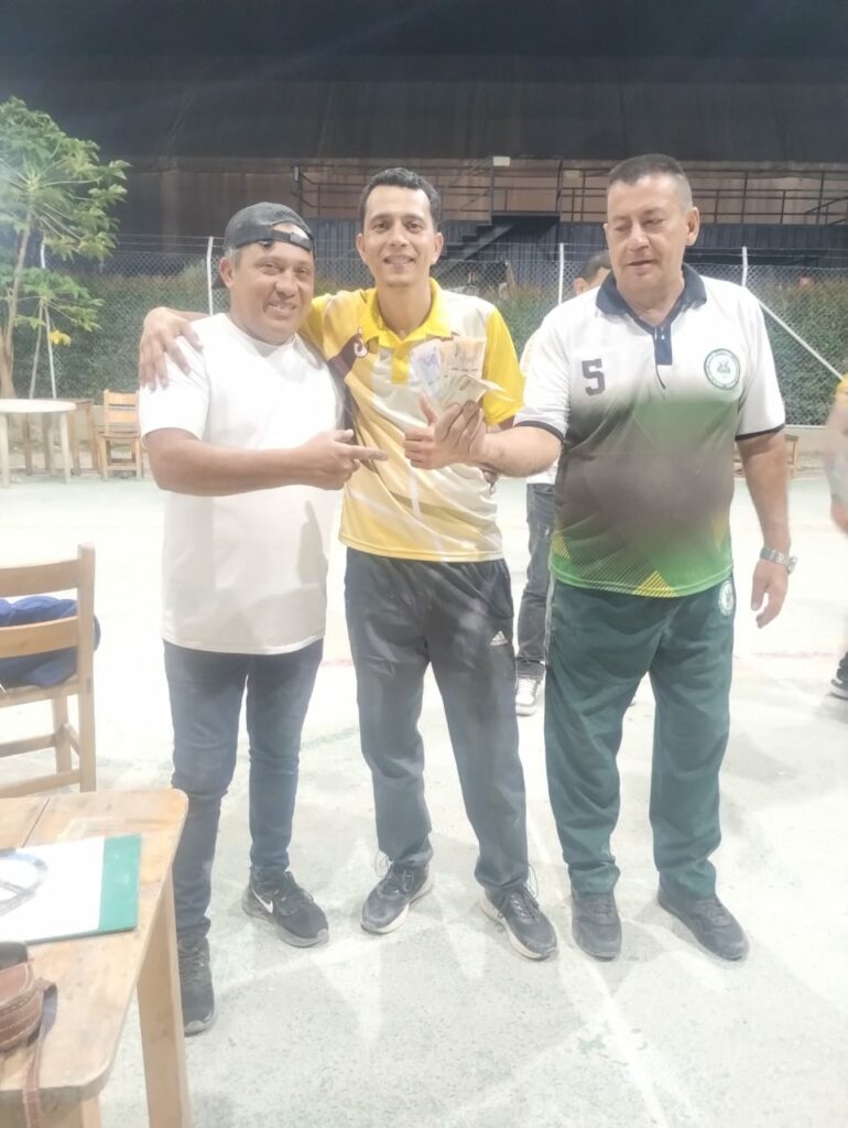 photo 2025 12 14 19 21 28